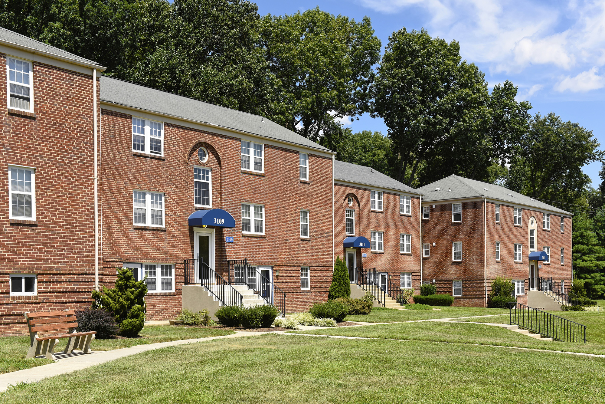 Cross Country Manor Apartments